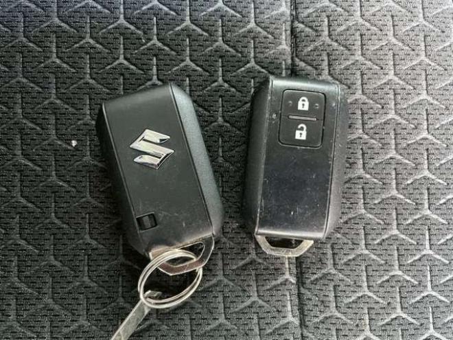 スイフト1.2 XG 4WD　4WD　シートヒーター　夏冬タイヤ 1200