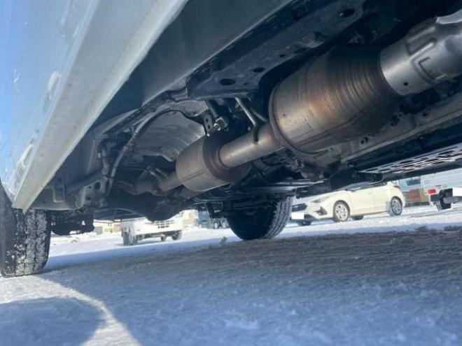 ハイエースバン2.8 DX ロング ディーゼルターボ 4WD　4WD　寒冷地仕様　9人　4ドア　トヨタセーフティセンス付　リヤヒーター付　夏・冬タイヤ有り 2800