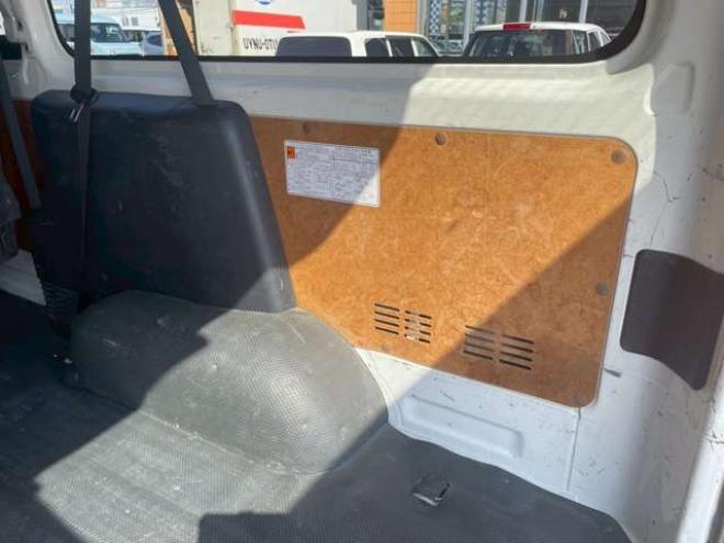 ハイエースバン2.8 DX ロング ディーゼルターボ 4WD　4WD　寒冷地仕様　社外ナビ　バックカメラ 2800