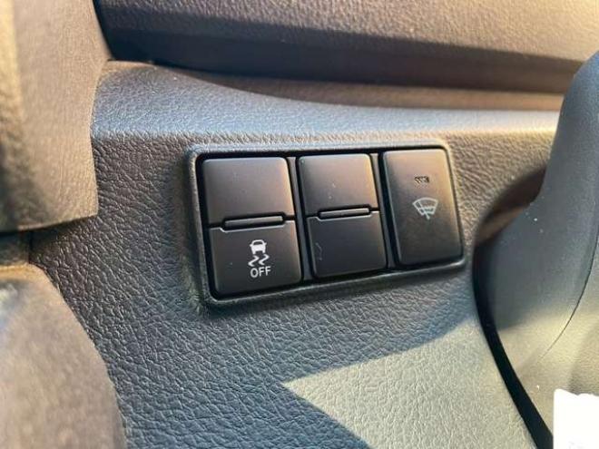 シエンタ1.5 G 4WD　4WD　純正ナビ　夏冬タイヤ 1500