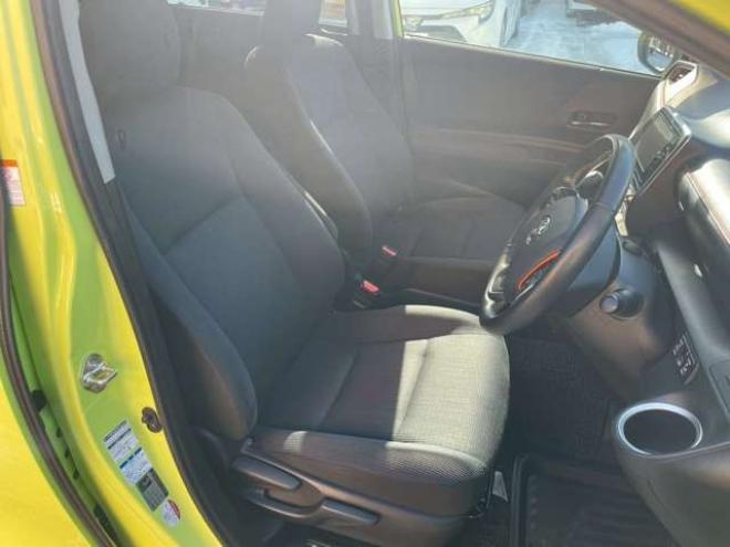 シエンタ1.5 G 4WD　4WD　純正ナビ　夏冬タイヤ 1500