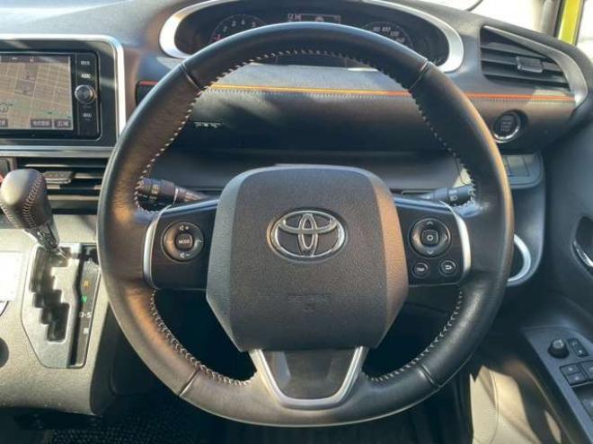 シエンタ1.5 G 4WD　4WD　純正ナビ　夏冬タイヤ 1500