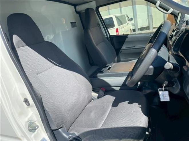 ハイエースバン3.0 中温冷凍バン ロング ディーゼルターボ 4WD　 3000