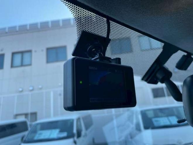 ハイエースバン2.8 DX ロング ディーゼルターボ 4WD　4WD　9人乗り　社外ナビ 2800