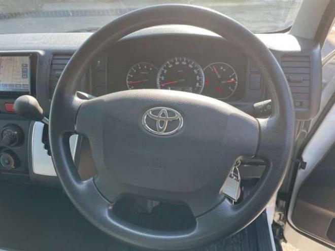 ハイエースバン2.8 DX ロング ディーゼルターボ 4WD　4WD　9人乗り　社外ナビ 2800