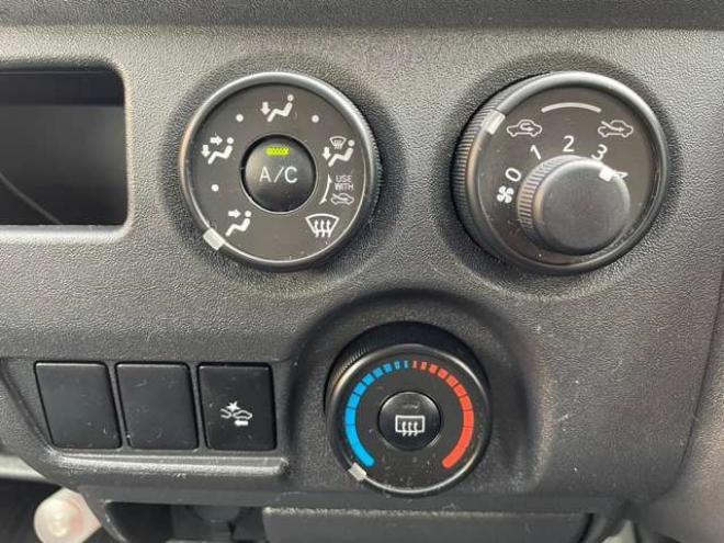 ハイエースバン2.8 リフト付バン ロング ディーゼルターボ 4WD　4WD　5ドア　パワーゲート付 2800