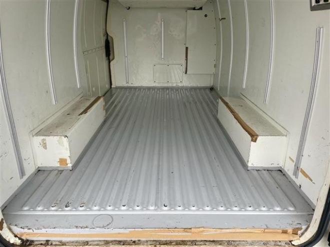 ハイエースバン2.8 中温強化冷凍バン ロング ディーゼルターボ 4WD　 2800