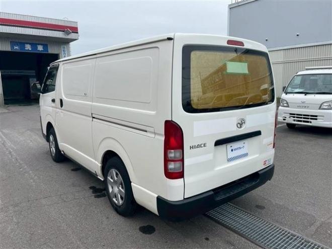 ハイエースバン2.8 中温強化冷凍バン ロング ディーゼルターボ 4WD　 2800