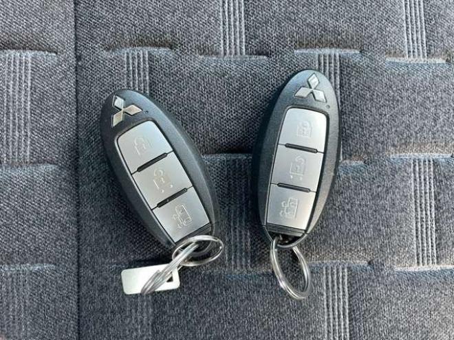 デリカミニG 4WD　4WD　夏冬タイヤ 660