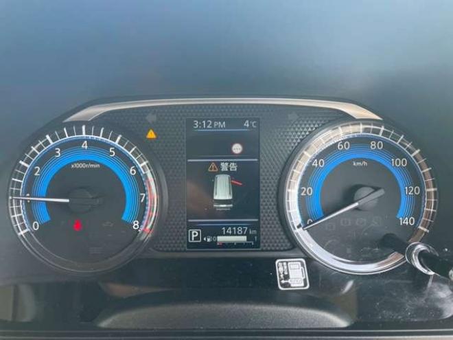 デリカミニG 4WD　4WD　夏冬タイヤ 660