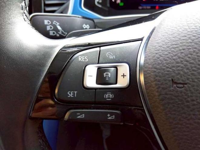 ワーゲンT-Roc　TDI Rライン ディーゼルターボ　 2WD 2000