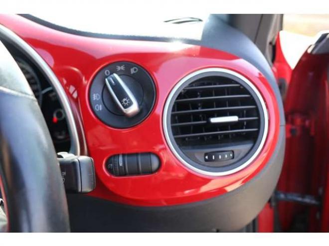 ビートルデザイン レザー パッケージ　検二年　バックモニター　TV 正規輸入車 2WD 1200