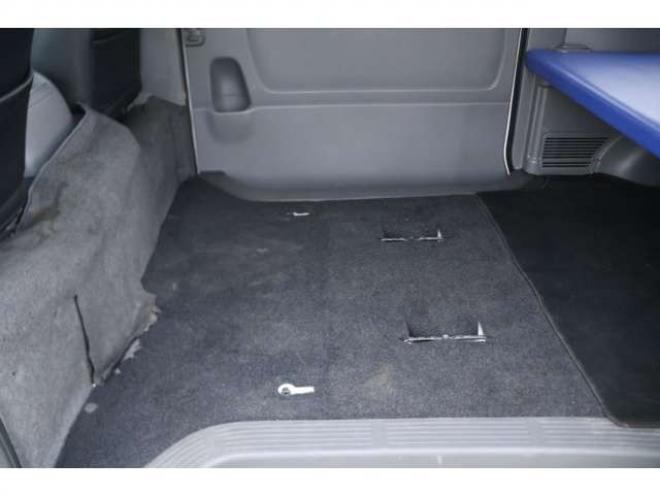 ハイエースバン2.5 スーパーGL ロング ディーゼルターボ 4WD　検1年　ツインバッテリー　黒シートカバー 2500