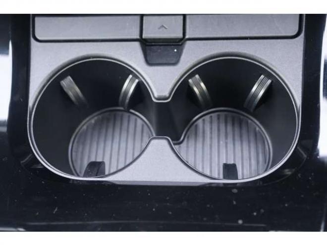 プリウス2.0 G E-Four 4WD　検R9/7　クルコン　バックカメラ　ブラインドスポットモニター　シートヒーター　Pソナーセンサー 2000