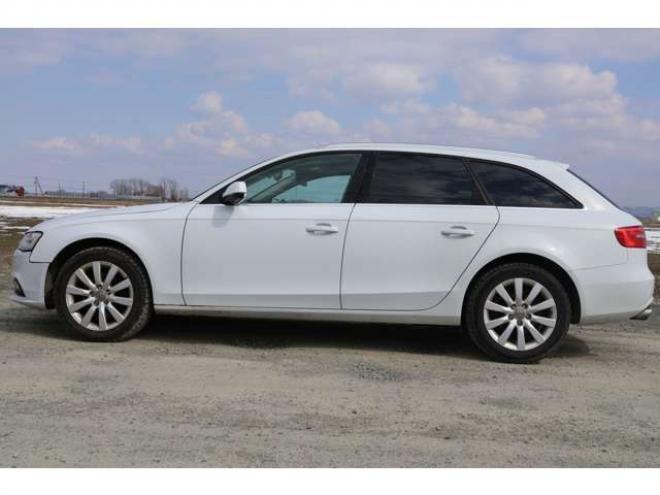 アウディA4アバント 2.0 TFSI クワトロ 4WD　検二年　後期　バックカメラ　Bluetooth 正規輸入車 2000