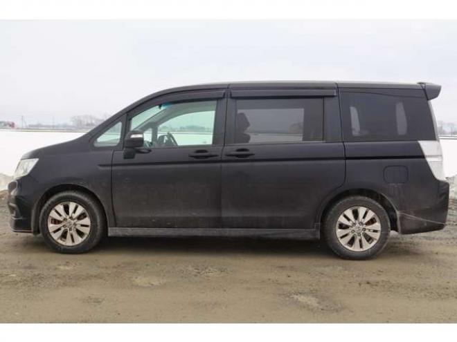 ステップワゴン2.0 スパーダ Z 4WD　検二年　バックカメラ　自社　ローンカノウ 2000