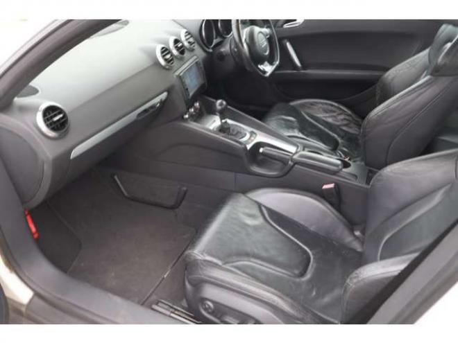 アウディTT クーペ 2.0 TFSI　検2年　パドルシフト　バックカメラ　自社　ローンカノウ 正規輸入車 2WD 2000
