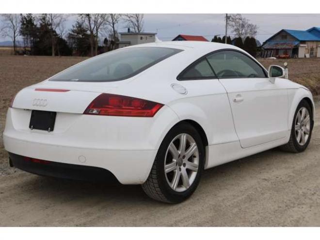 アウディTT クーペ 2.0 TFSI　検2年　パドルシフト　バックカメラ　自社　ローンカノウ 正規輸入車 2WD 2000