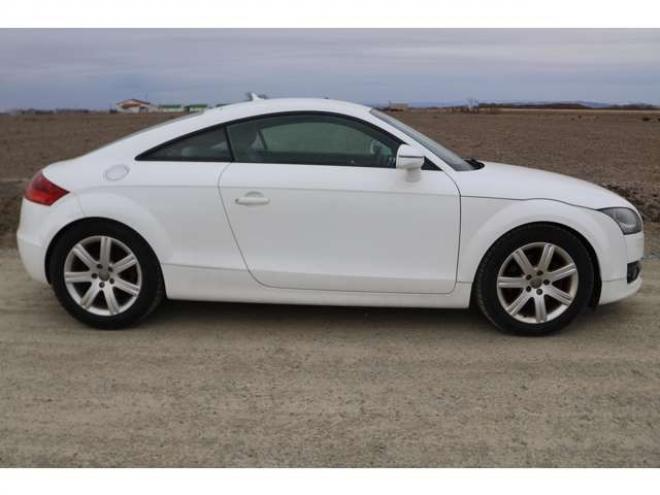 アウディTT クーペ 2.0 TFSI　検2年　パドルシフト　バックカメラ　自社　ローンカノウ 正規輸入車 2WD 2000