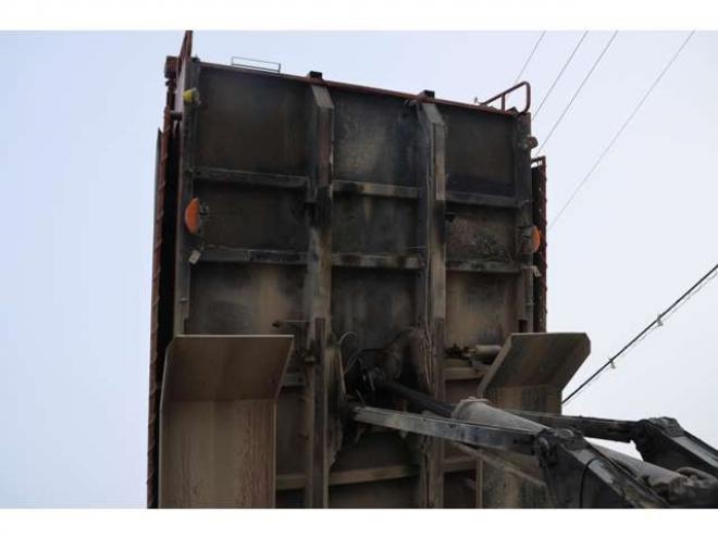 クオンダンプ　検R9/1 2WD 11000