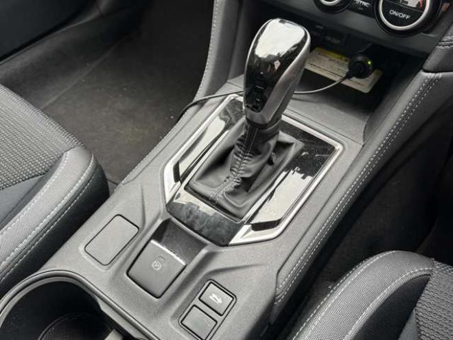 インプレッサスポーツ 2.0 i-L アイサイト 4WD　ナビ　TV　Bカメラ　Bluetooth　LEDヘッドライト　STiフロントリップ 2000