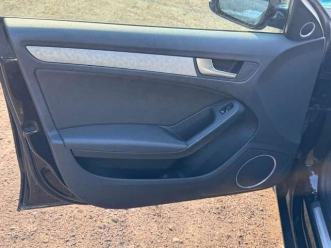 アウディA5スポーツバック 2.0 TFSI クワトロ 4WD　夏冬タイヤ　黒革シート　ナビ　TV　Bカメラ 正規輸入車 2000