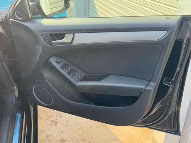 アウディA5スポーツバック 2.0 TFSI クワトロ 4WD　夏冬タイヤ　黒革シート　ナビ　TV　Bカメラ 正規輸入車 2000