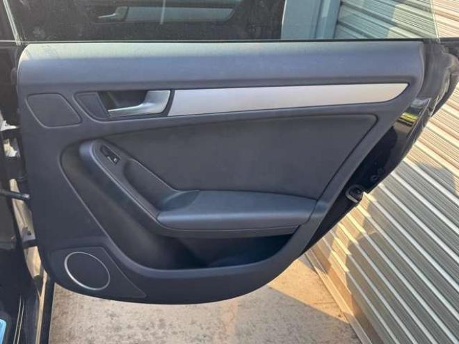 アウディA5スポーツバック 2.0 TFSI クワトロ 4WD　夏冬タイヤ　黒革シート　ナビ　TV　Bカメラ 正規輸入車 2000