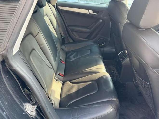 アウディA5スポーツバック 2.0 TFSI クワトロ 4WD　夏冬タイヤ　黒革シート　ナビ　TV　Bカメラ 正規輸入車 2000