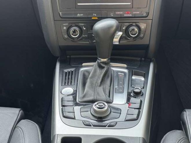 アウディA5スポーツバック 2.0 TFSI クワトロ 4WD　夏冬タイヤ　黒革シート　ナビ　TV　Bカメラ 正規輸入車 2000