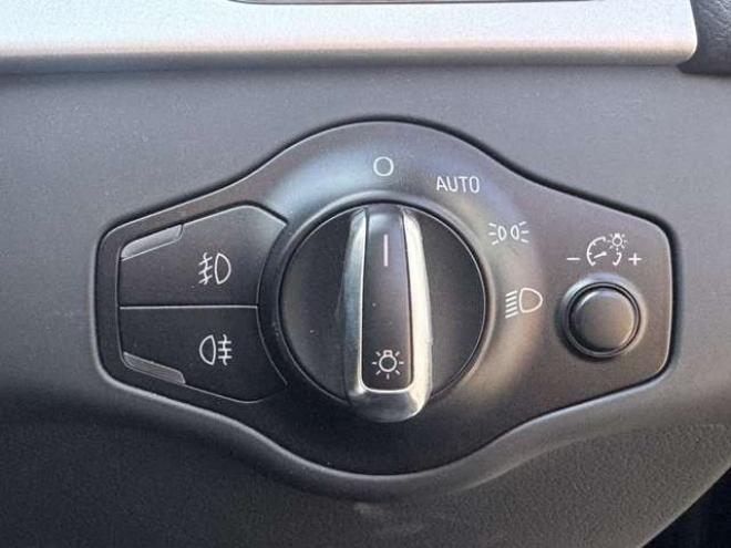 アウディA5スポーツバック 2.0 TFSI クワトロ 4WD　夏冬タイヤ　黒革シート　ナビ　TV　Bカメラ 正規輸入車 2000