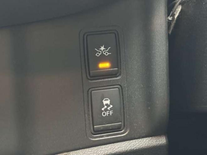 セレナ2.0 X Vセレクション 4WD　ナビ　TV　全周囲カメラ　ETC　両側Pスライド 2000