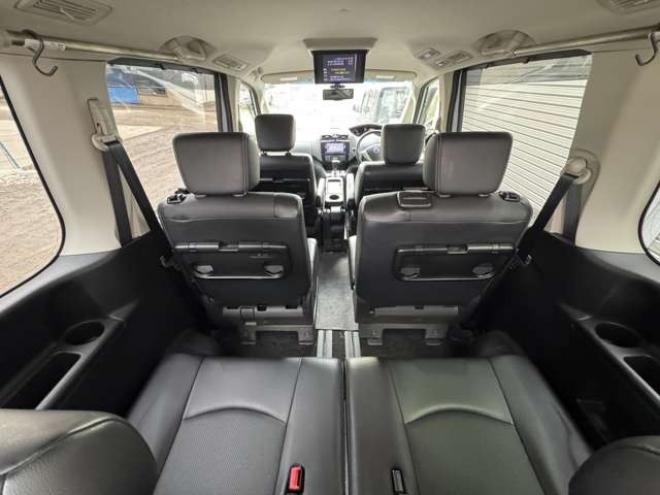 セレナ2.0 ハイウェイスター Vセレクション+Safety 4WD　ナビ　TV　Bカメラ　Bluetooth　フリップダウン　両側Pスライド 2000