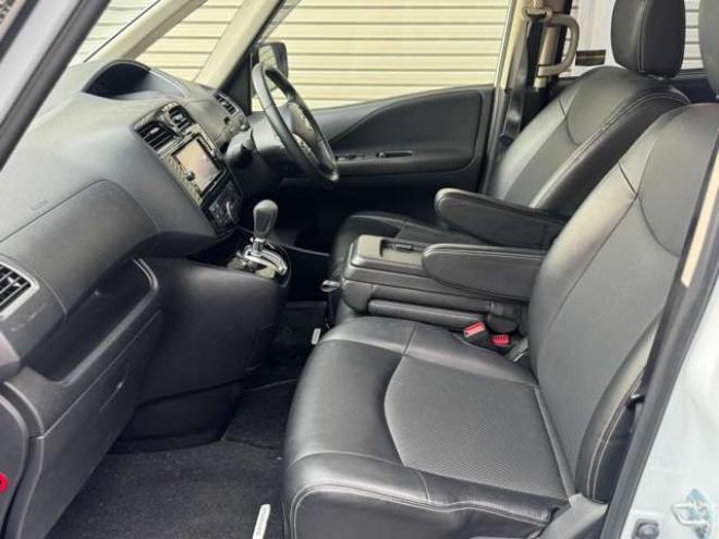 セレナ2.0 ハイウェイスター Vセレクション+Safety 4WD　ナビ　TV　Bカメラ　Bluetooth　フリップダウン　両側Pスライド 2000