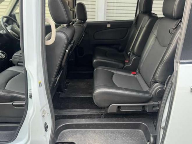 セレナ2.0 ハイウェイスター Vセレクション+Safety 4WD　ナビ　TV　Bカメラ　Bluetooth　フリップダウン　両側Pスライド 2000