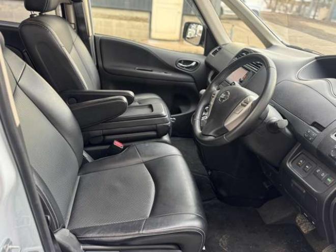 セレナ2.0 ハイウェイスター Vセレクション+Safety 4WD　ナビ　TV　Bカメラ　Bluetooth　フリップダウン　両側Pスライド 2000