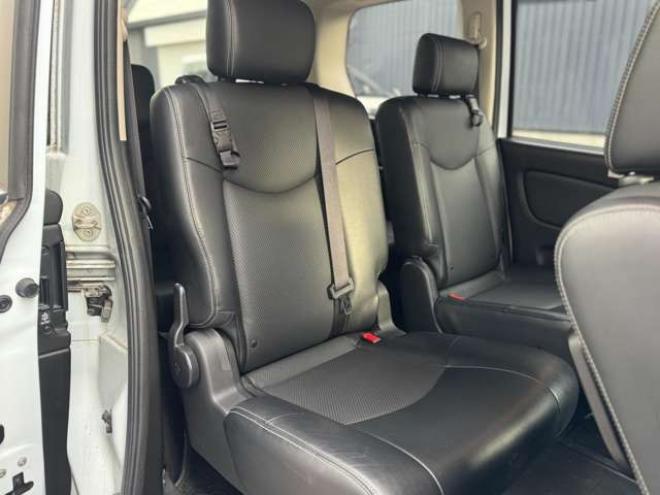 セレナ2.0 ハイウェイスター Vセレクション+Safety 4WD　ナビ　TV　Bカメラ　Bluetooth　フリップダウン　両側Pスライド 2000