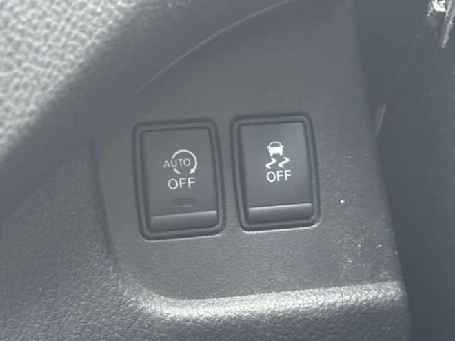 セレナ2.0 ハイウェイスター Vセレクション+Safety 4WD　ナビ　TV　Bカメラ　Bluetooth　フリップダウン　両側Pスライド 2000