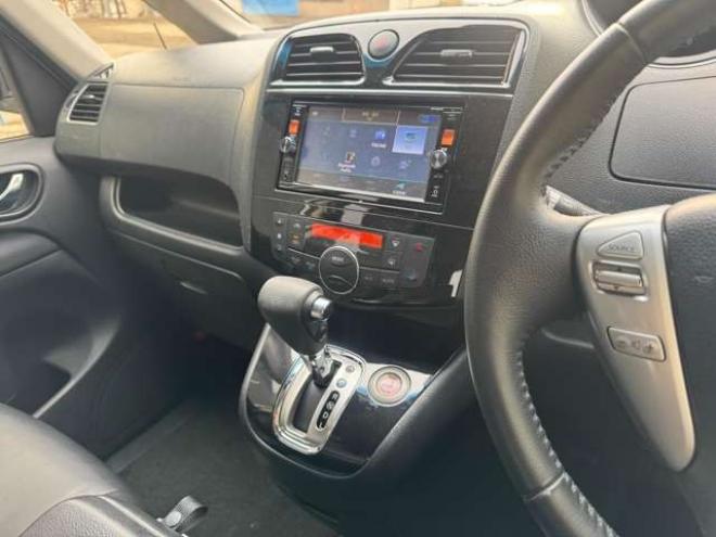 セレナ2.0 ハイウェイスター Vセレクション+Safety 4WD　ナビ　TV　Bカメラ　Bluetooth　フリップダウン　両側Pスライド 2000