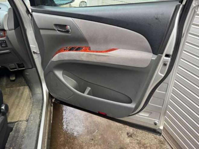 エスティマ2.4 アエラス Gエディション 4WD　ナビ　TV　Bluetooth　両側Pスライド 2400