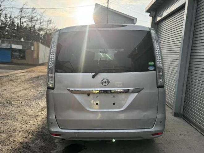 セレナ2.0 20S 4WD　後期型 2000