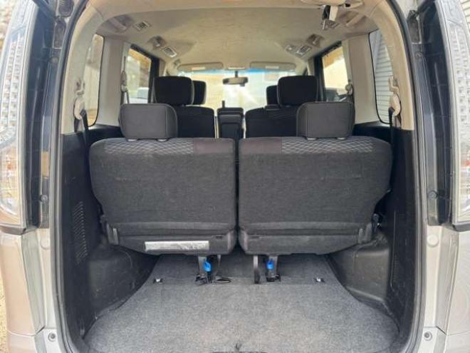 セレナ2.0 20S 4WD　後期型 2000