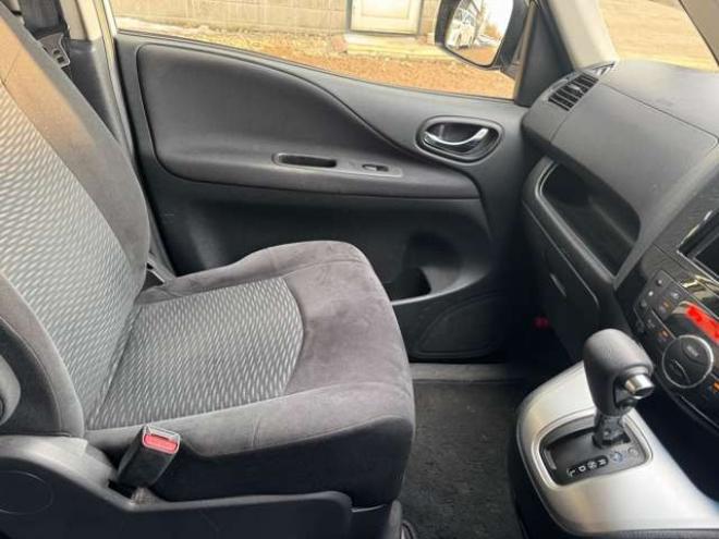 セレナ2.0 20S 4WD　後期型 2000