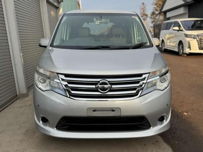 セレナ2.0 20S 4WD　後期型 2000