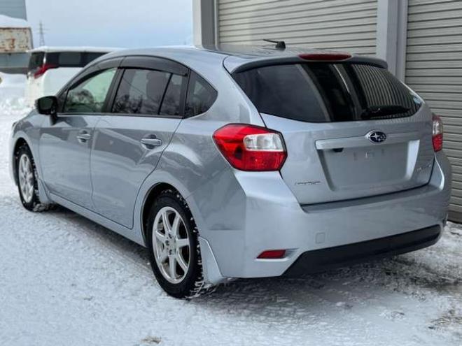 インプレッサスポーツ 2.0 i アイサイト 4WD　後期型　夏冬タイヤ　ナビ　TV　Bカメラ　Bluetooth 2000