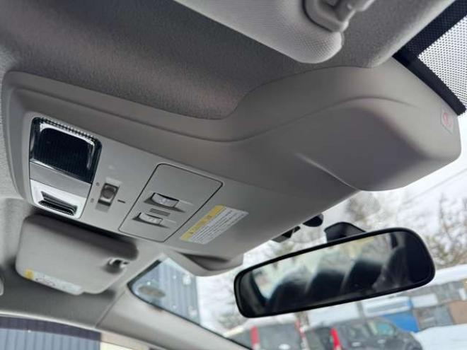 インプレッサスポーツ 2.0 i アイサイト 4WD　後期型　夏冬タイヤ　ナビ　TV　Bカメラ　Bluetooth 2000