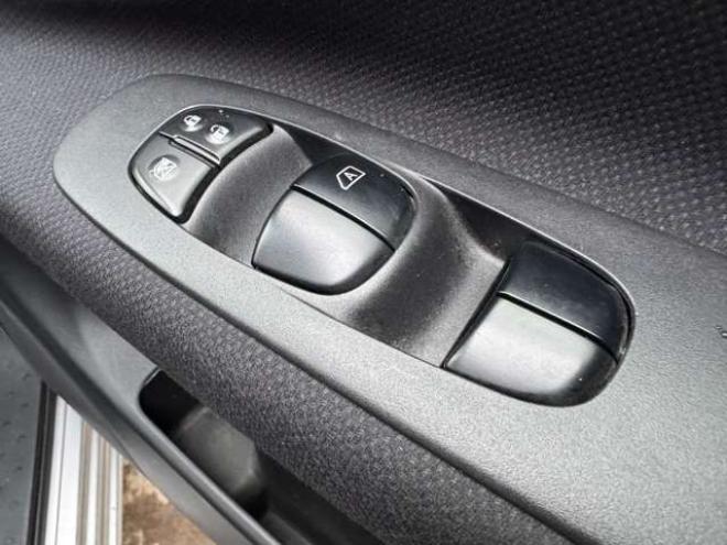 セレナ2.0 20X 4WD　ナビ　TV　Bluetooth　フリップダウン　キーフリー　Pスライドドア 2000