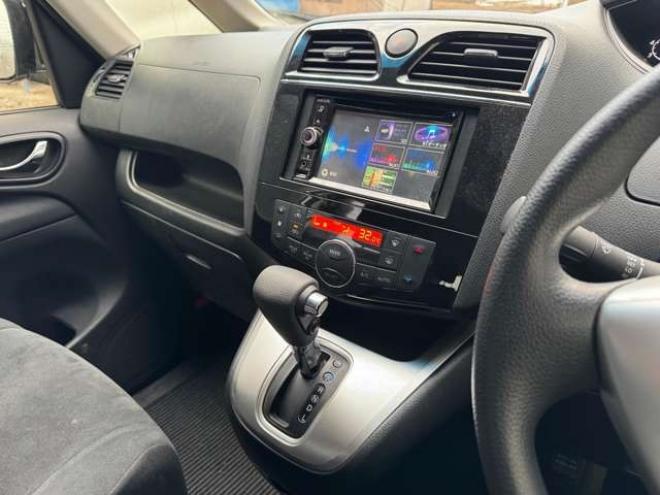 セレナ2.0 20S 4WD　ナビ　TV　Bluetooth　Bカメラ　クルコン　後期型 2000