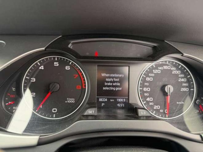 アウディA4アバント 2.0 TFSI クワトロ 4WD　純正ナビ・TV　バックカメラ　ETC　Dレコーダー　夏冬タイヤ付き 正規輸入車 2000