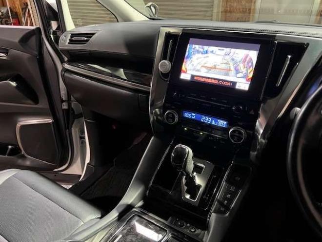 アルファードハイブリッド 2.5 SR Cパッケージ E-Four 4WD　3眼LED・純正ナビ・リアモニター・パワーバックドア・社外19AW・夏冬タイヤ付・1500W給電・ベンチレーターシート・アダプティブクルーズコントロール・ステアリングヒーター・検令和9年6月・本州仕入車両 2500